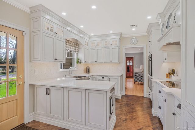 15 Maple Road, Setauket, NY 11733