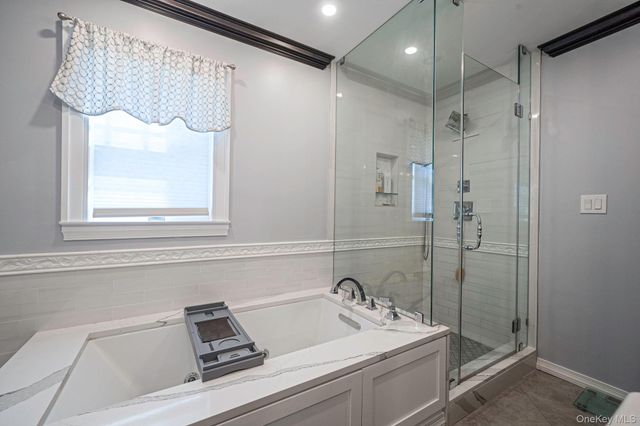 15 Maple Road, Setauket, NY 11733