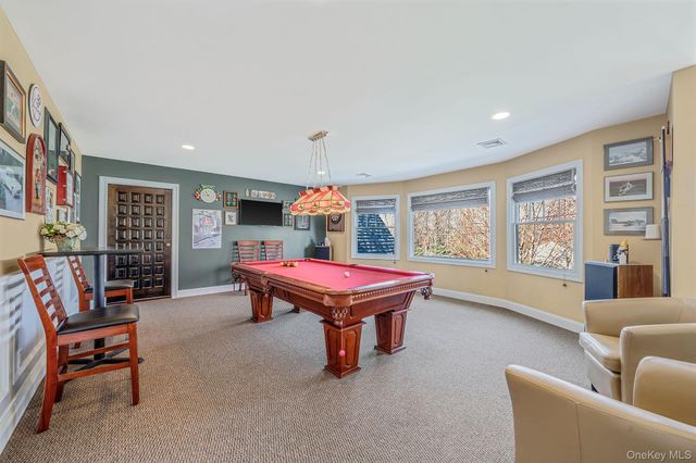 15 Maple Road, Setauket, NY 11733
