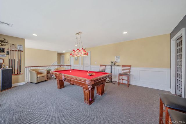 15 Maple Road, Setauket, NY 11733