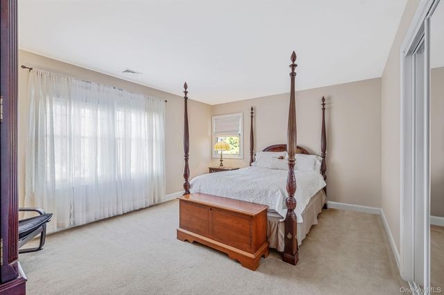 15 Maple Road, Setauket, NY 11733