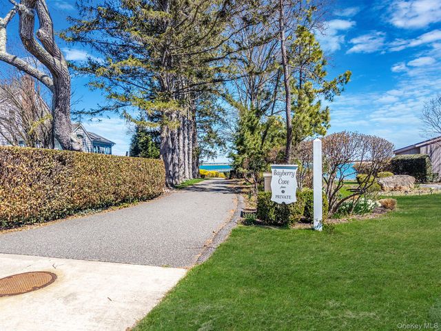 15 Maple Road, Setauket, NY 11733
