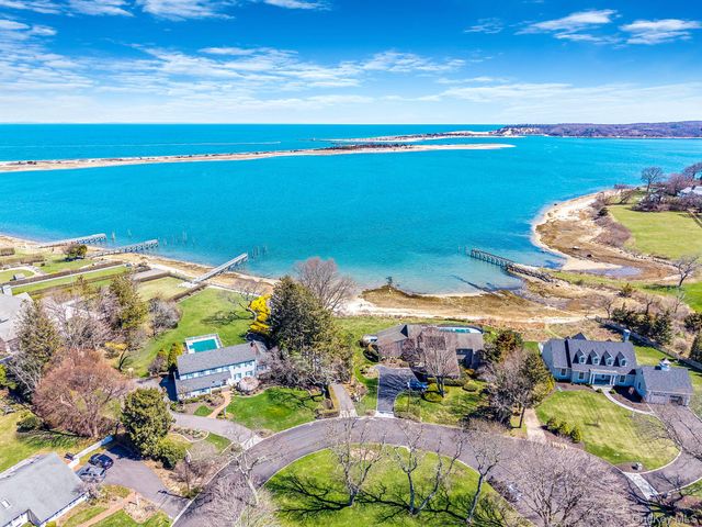 15 Maple Road, Setauket, NY 11733