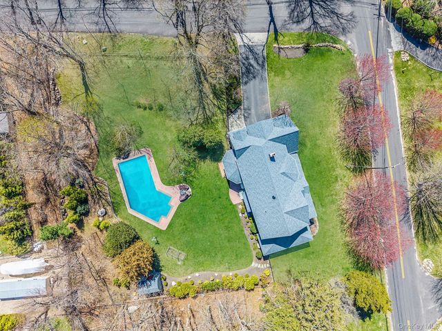 15 Maple Road, Setauket, NY 11733
