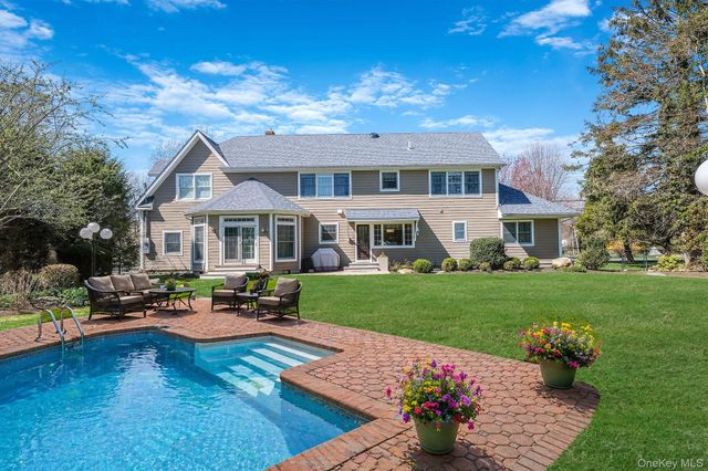 15 Maple Road, Setauket, NY 11733