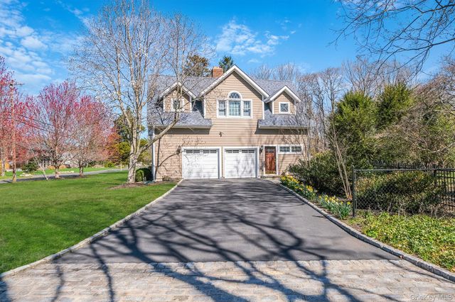 15 Maple Road, Setauket, NY 11733