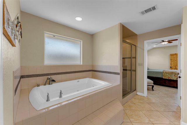 1108 S Lakeside DR, Burnet, TX 78611