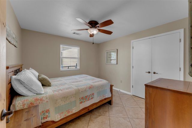 1108 S Lakeside DR, Burnet, TX 78611