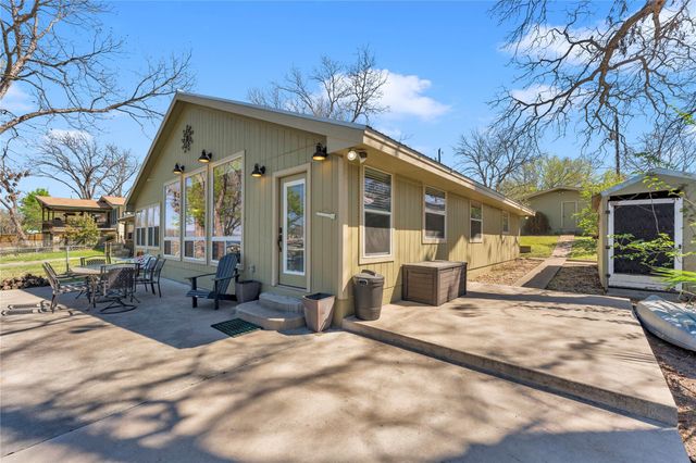 1108 S Lakeside DR, Burnet, TX 78611