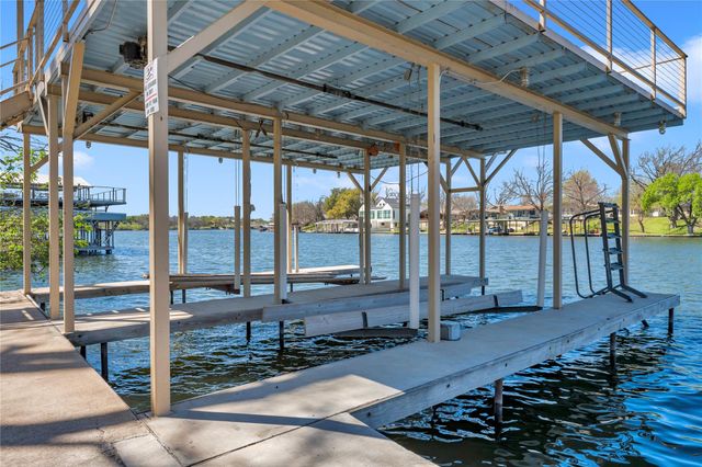 1108 S Lakeside DR, Burnet, TX 78611