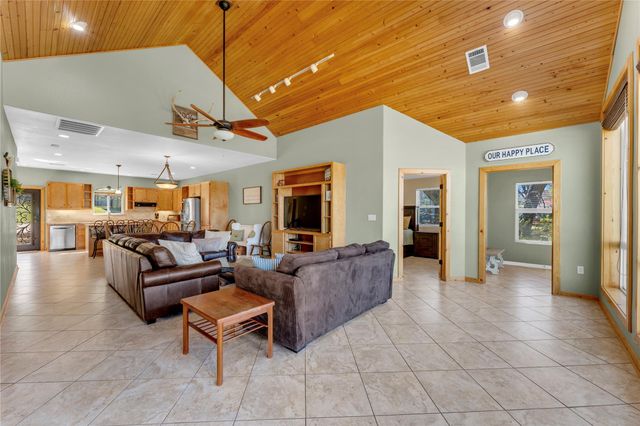 1108 S Lakeside DR, Burnet, TX 78611