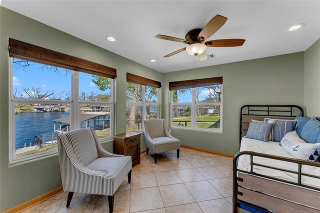 1108 S Lakeside DR, Burnet, TX 78611