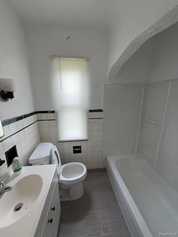 9164 Mendota Street, Detroit, MI 48204