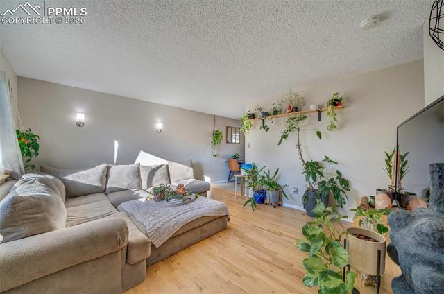 1911 Del Mar Drive, Colorado Springs, CO 80910