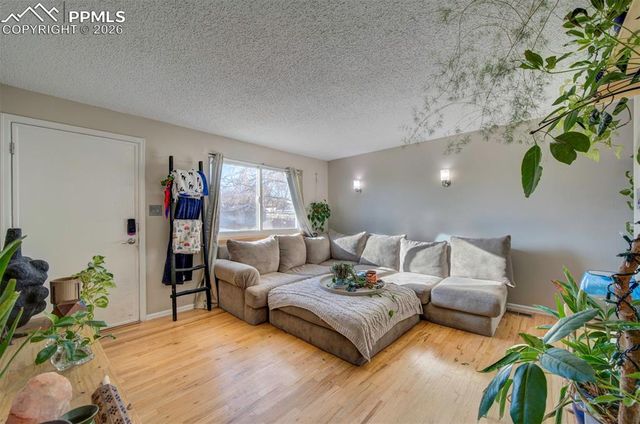 1911 Del Mar Drive, Colorado Springs, CO 80910