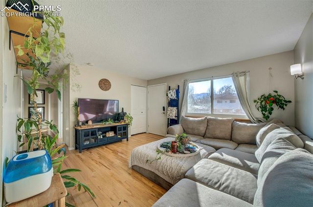 1911 Del Mar Drive, Colorado Springs, CO 80910