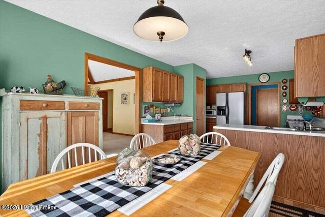 105 Beckley Woods Dr, Louisville, KY 40245