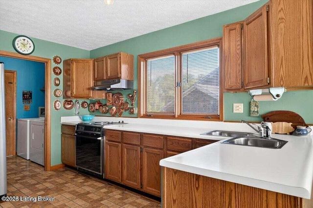 105 Beckley Woods Dr, Louisville, KY 40245