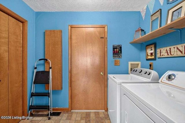 105 Beckley Woods Dr, Louisville, KY 40245