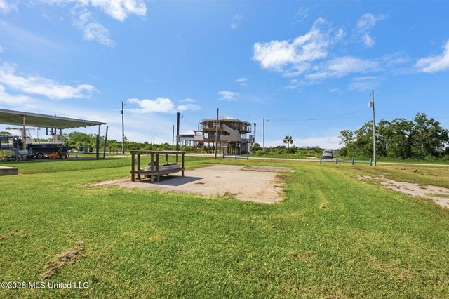 10085 W Gulf Road, Bay Saint Louis, MS 39520