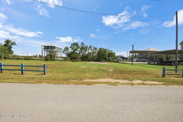 10085 W Gulf Road, Bay Saint Louis, MS 39520