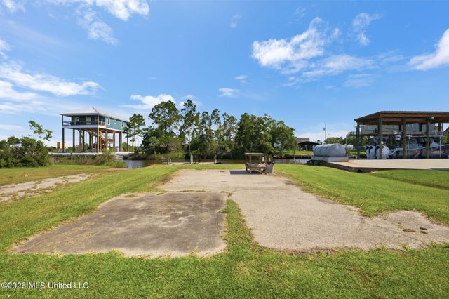 10085 W Gulf Road, Bay Saint Louis, MS 39520