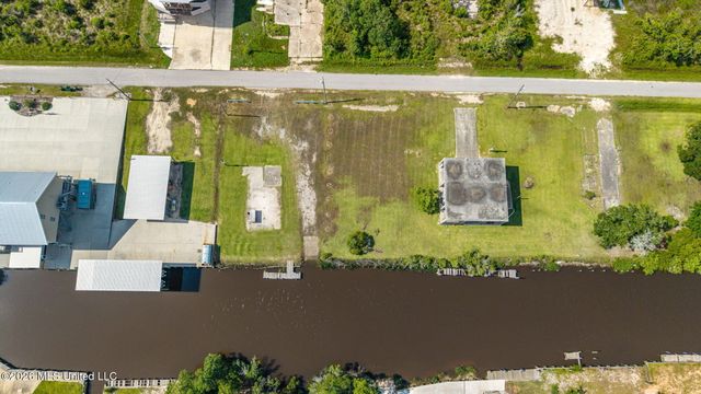 10085 W Gulf Road, Bay Saint Louis, MS 39520