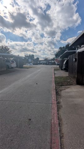 3 E Townhouse Lane 26, Grand Prairie, TX 75052