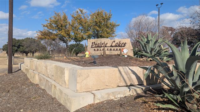 3 E Townhouse Lane 26, Grand Prairie, TX 75052