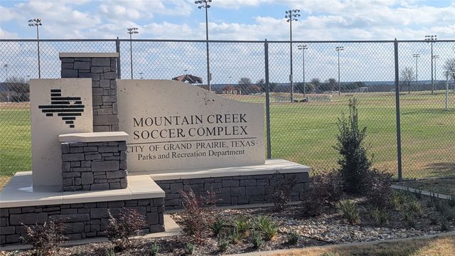 3 E Townhouse Lane 26, Grand Prairie, TX 75052