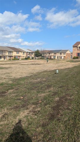 3 E Townhouse Lane 26, Grand Prairie, TX 75052