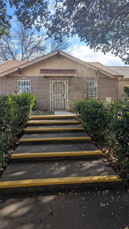 3 E Townhouse Lane 26, Grand Prairie, TX 75052