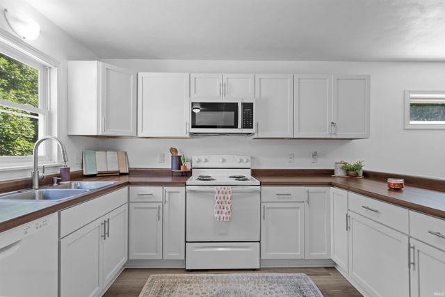 4244 W 100 N, Kokomo, IN 46901