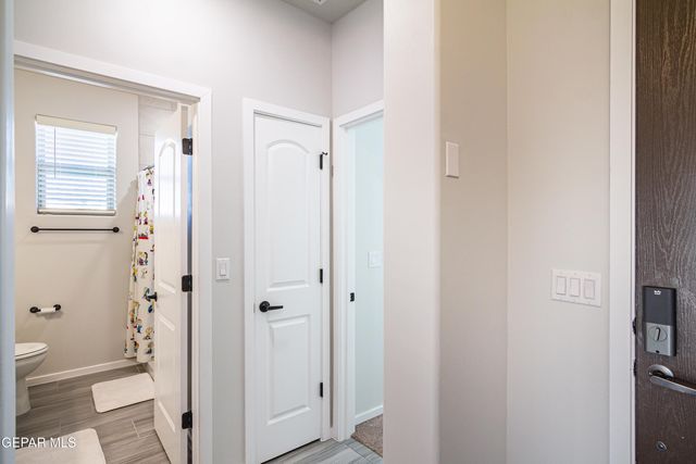 864 Via Glorieta, Sunland Park, NM 88063