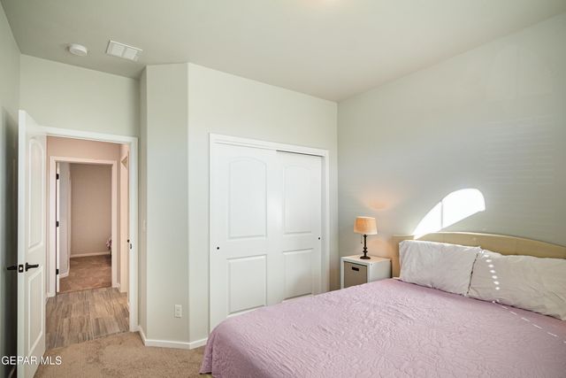 864 Via Glorieta, Sunland Park, NM 88063