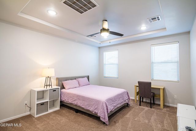 864 Via Glorieta, Sunland Park, NM 88063