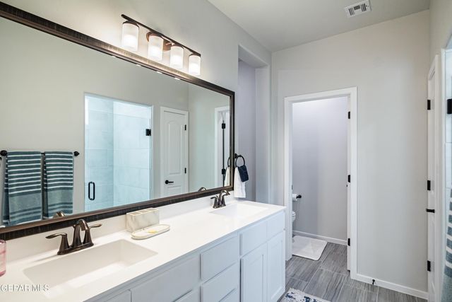 864 Via Glorieta, Sunland Park, NM 88063