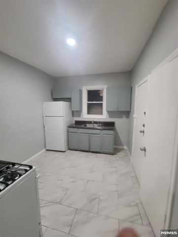 2 Montrose Terrace 1M, Irvington, NJ 07111