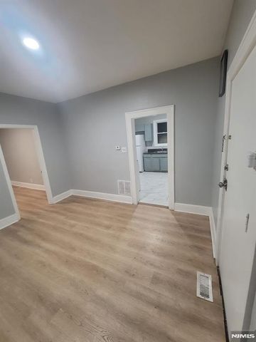 2 Montrose Terrace 1M, Irvington, NJ 07111