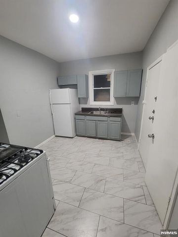 2 Montrose Terrace 1M, Irvington, NJ 07111