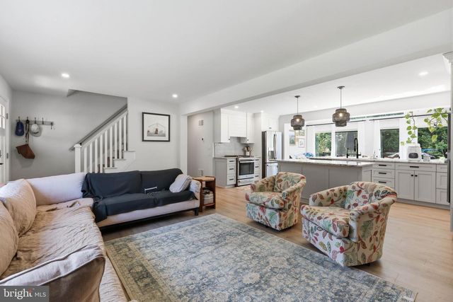 2532 SPECKLED DR, East Petersburg, PA 17520