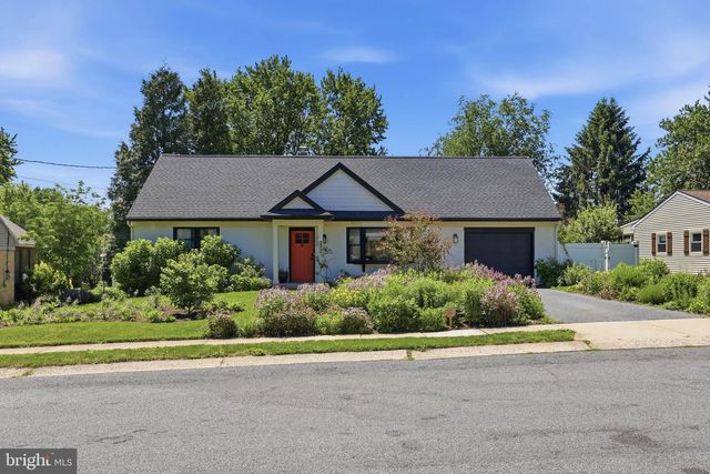 2532 SPECKLED DR, East Petersburg, PA 17520