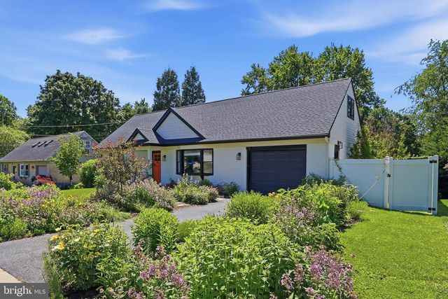 2532 SPECKLED DR, East Petersburg, PA 17520