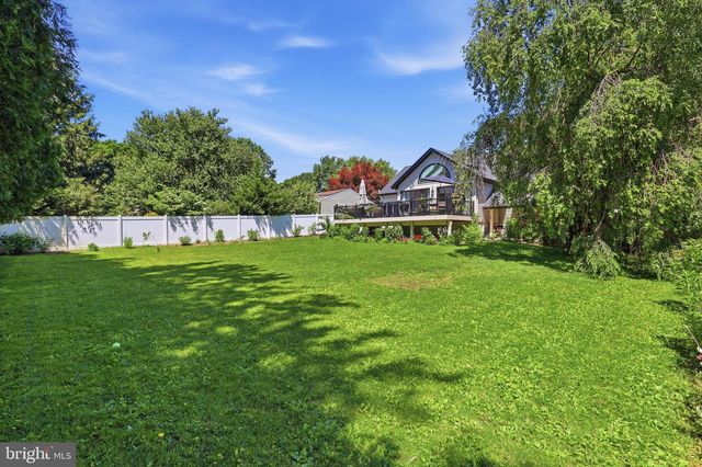2532 SPECKLED DR, East Petersburg, PA 17520