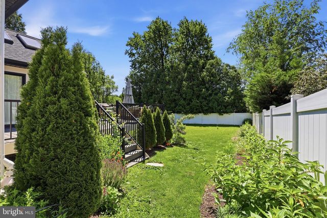 2532 SPECKLED DR, East Petersburg, PA 17520