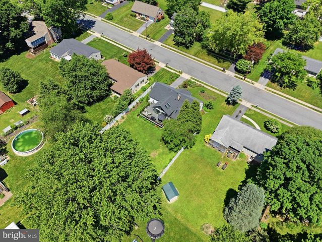 2532 SPECKLED DR, East Petersburg, PA 17520