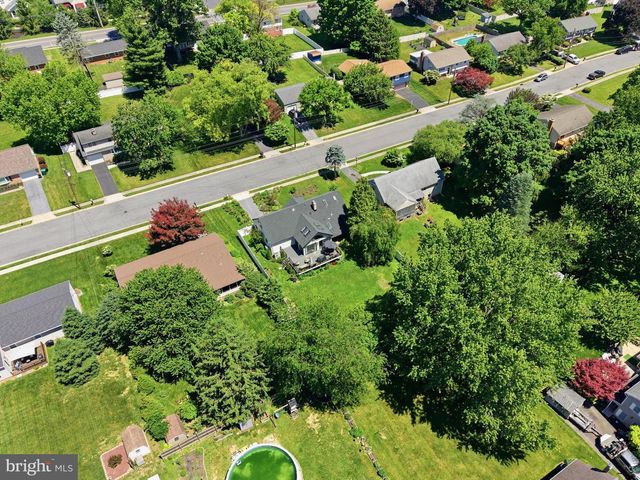 2532 SPECKLED DR, East Petersburg, PA 17520
