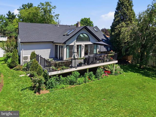 2532 SPECKLED DR, East Petersburg, PA 17520