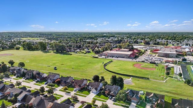 21194 Fairfield Dr Drive, Macomb, MI 48044