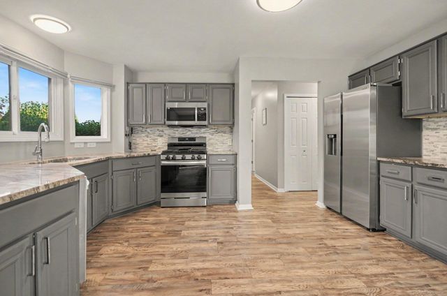 21194 Fairfield Dr Drive, Macomb, MI 48044